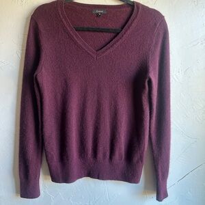 Quince Mongolian Cashmere V Neck Sweater Burgundy S Minimalist Luxury Capsule
